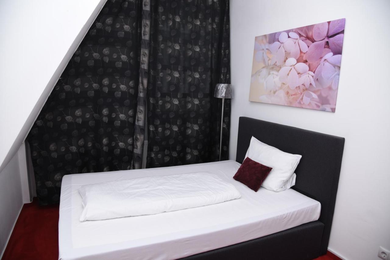 Twinhof Hotel Хамбург Екстериор снимка