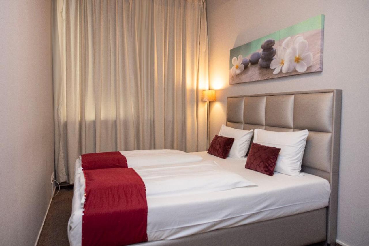 Twinhof Hotel Хамбург Екстериор снимка